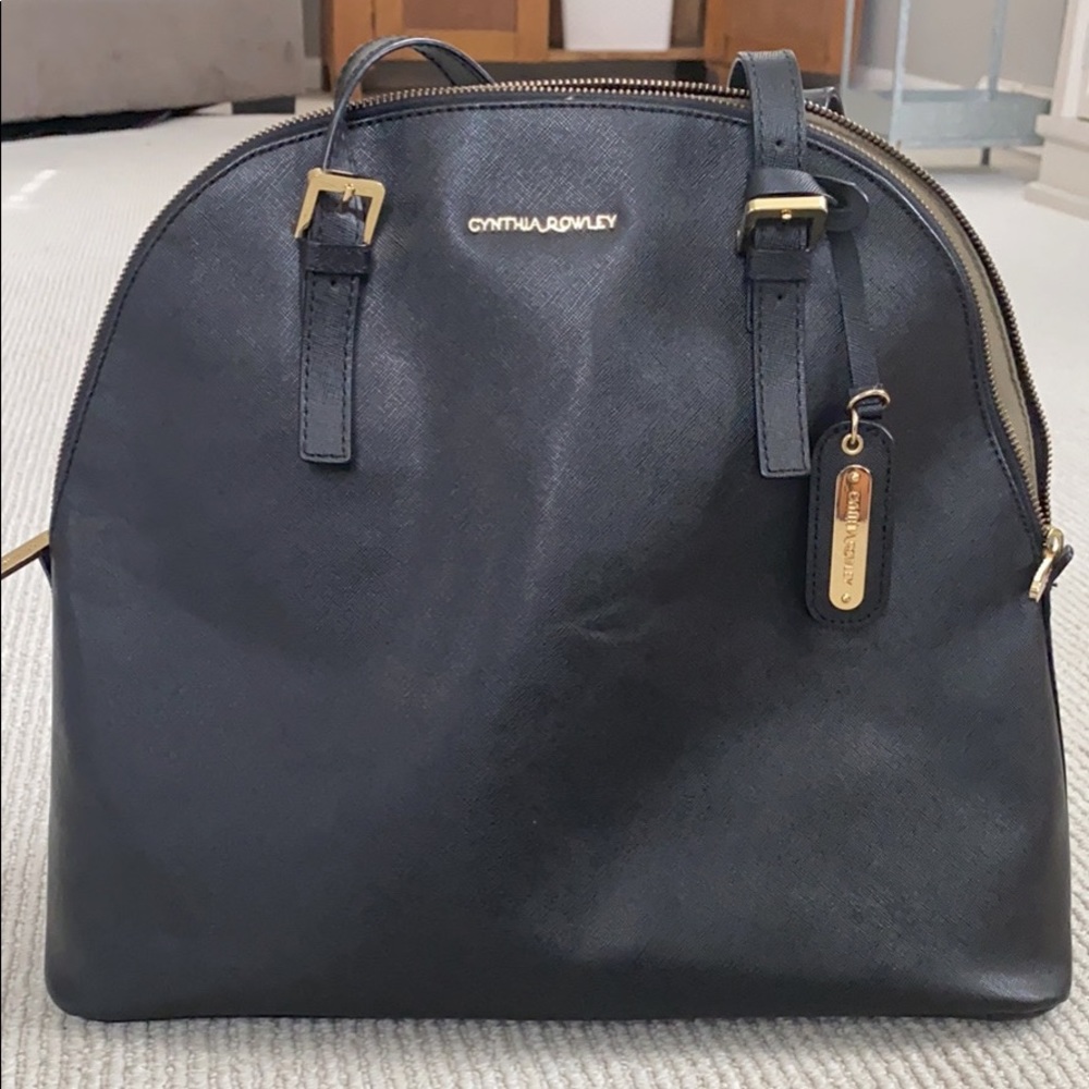 Cynthia Rowley bucket purse. Full zip around